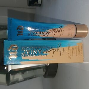 NIB Urban Decay Stay Naked Hydromaniac Tinted Glow Hydrator in 40 Light Medium